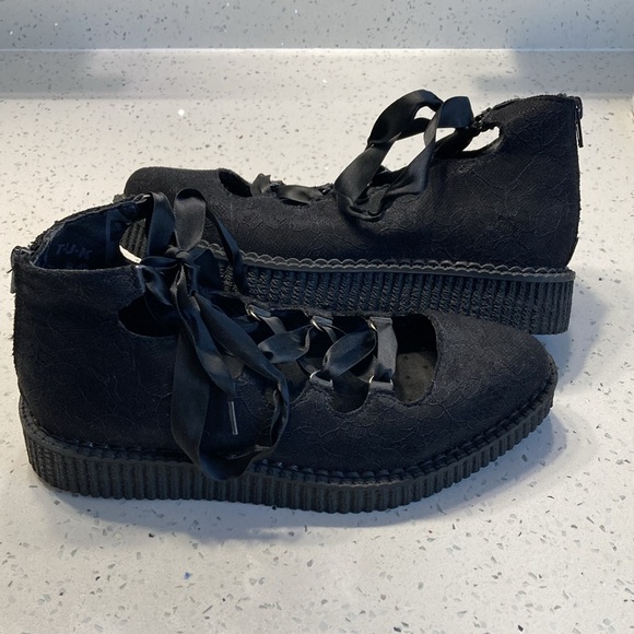 T.U.K 5-Loop Ribbon Mary Jane - Picture 3 of 6